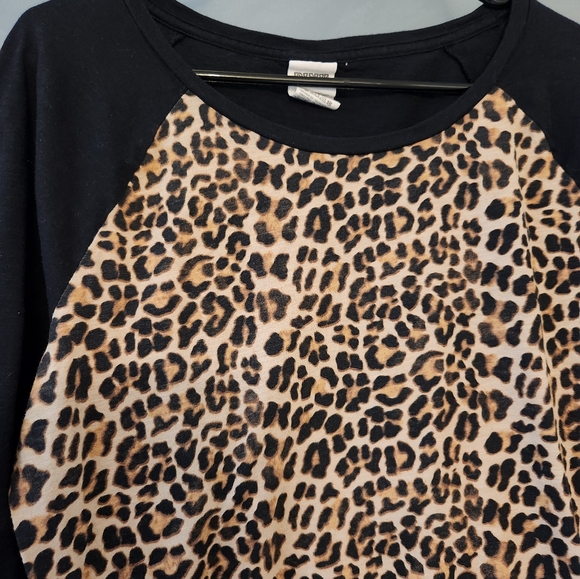 Victoria's Secret PINK Leopard Print Long Sleeved Shirt - Picture 2 of 5